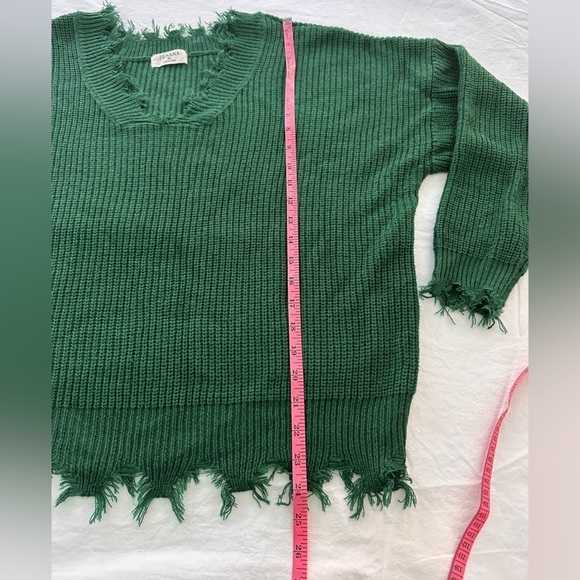 Zenana V-Neck Kelly Green Fringed Edged Sweater Size XL - Picture 11 of 13